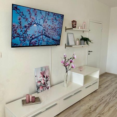 Magnolia Studio Apartment Pressburg Exterior foto
